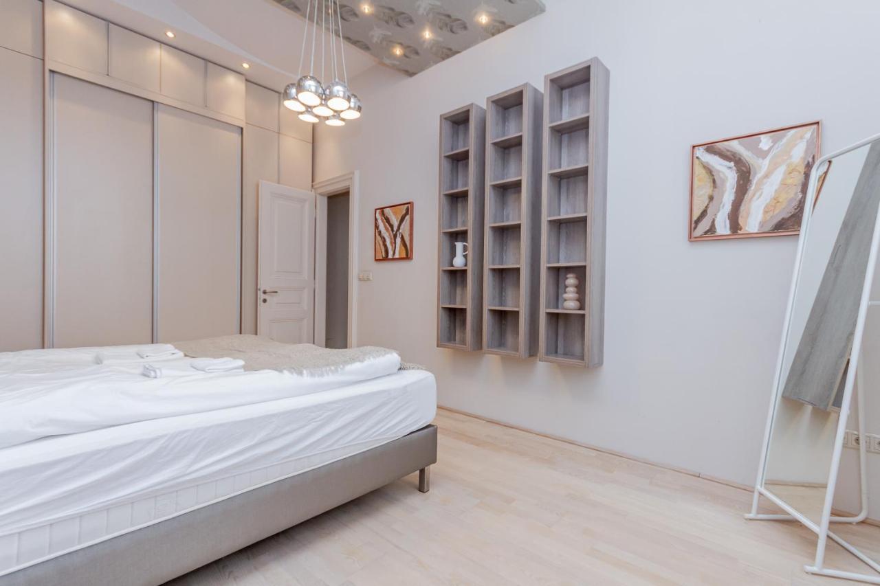 Andrassy Str. Luxury Apartment Budapest Luaran gambar